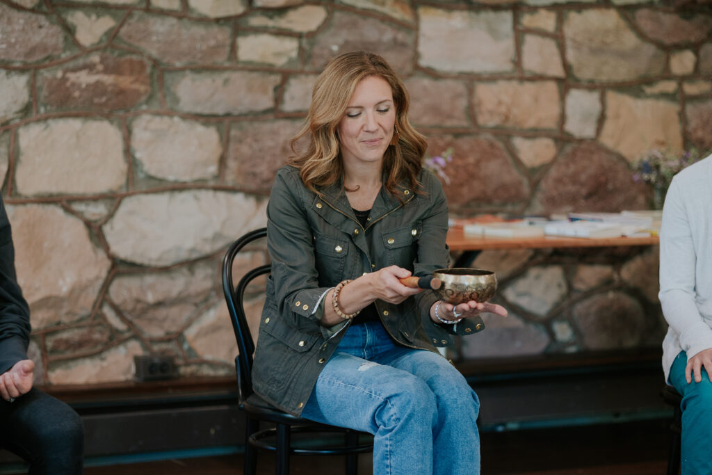 woman-singing-bowl-retreat-the-chautauqua-colorado-boulder